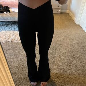 Women’s Size XS black flare leggings.